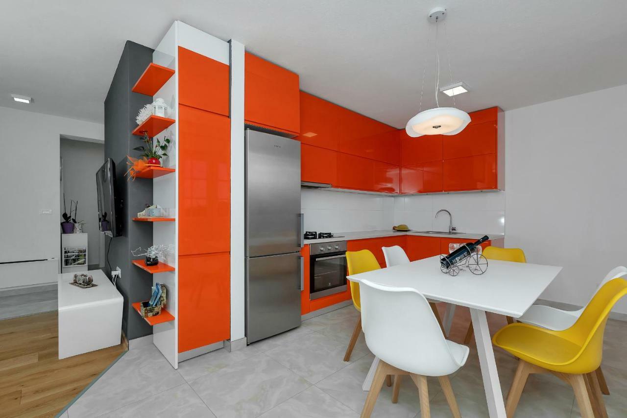 Jug Apartment