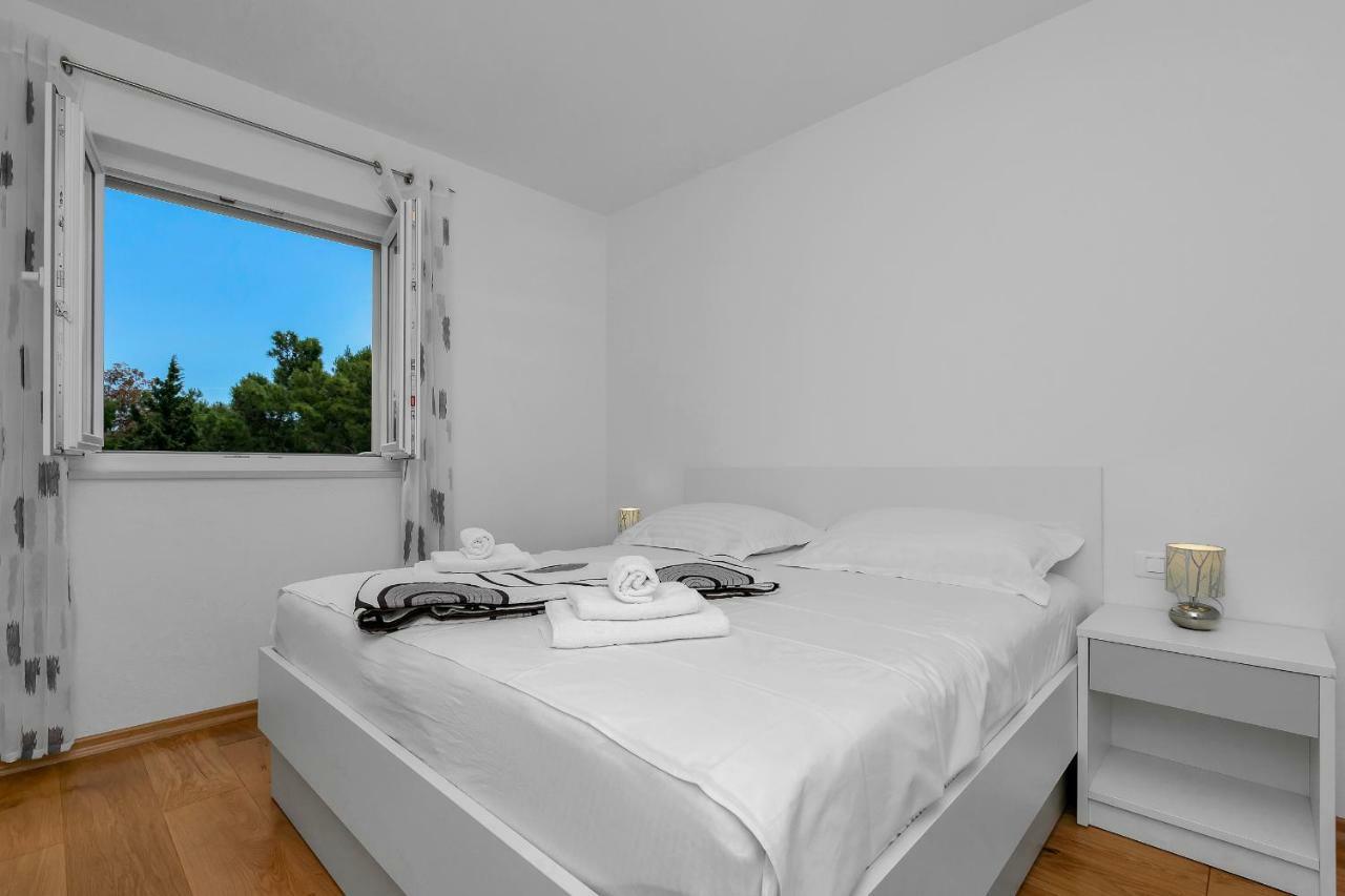 Jug Apartment